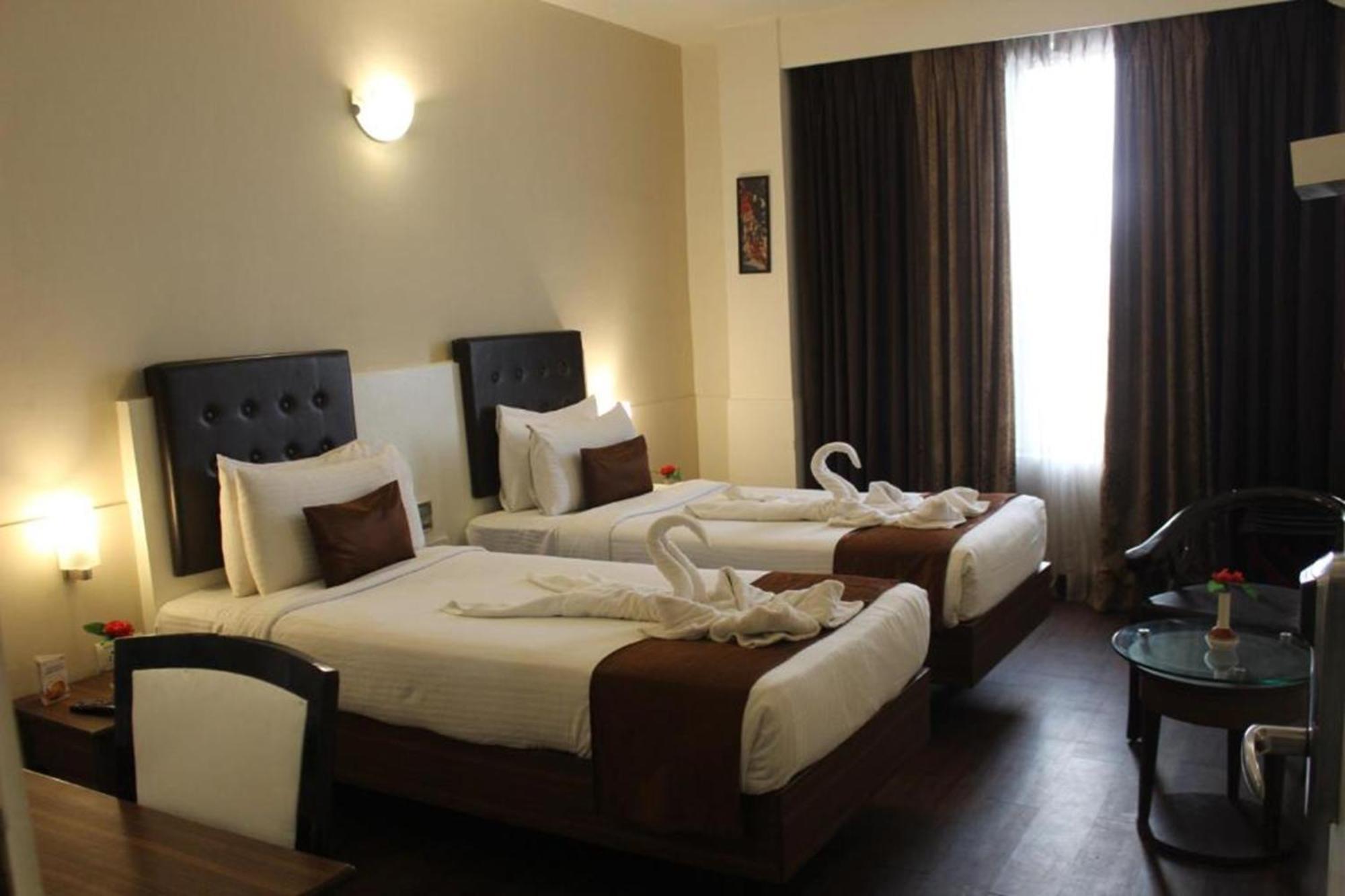 Hotel Avexia Premiere Agra Exteriér fotografie